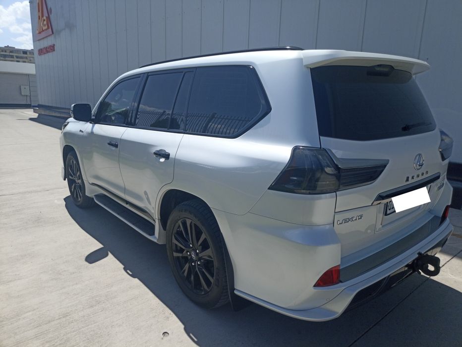 LEXUS LX 570 Kuro Black Edition S