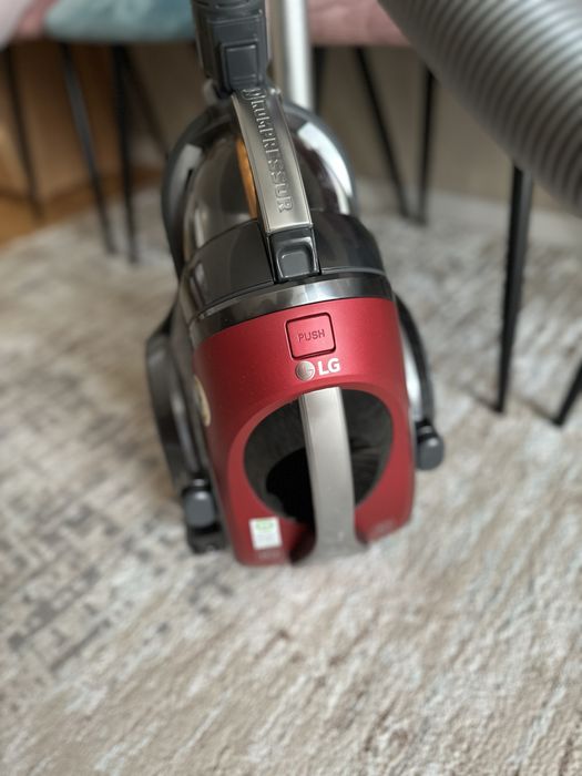 Пылесос марки LG