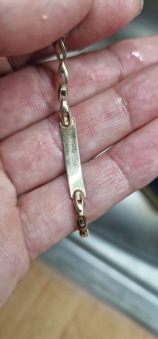 Bratara copil aur 14 k facuta la comanda are inscriptia"Ale" gr 3 gram