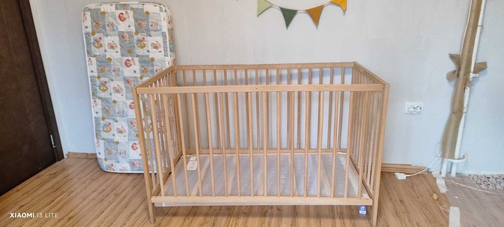 Детско легло от IKEA с матрак с пяна