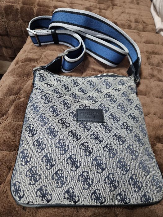 Мъжка чантичка Guess
