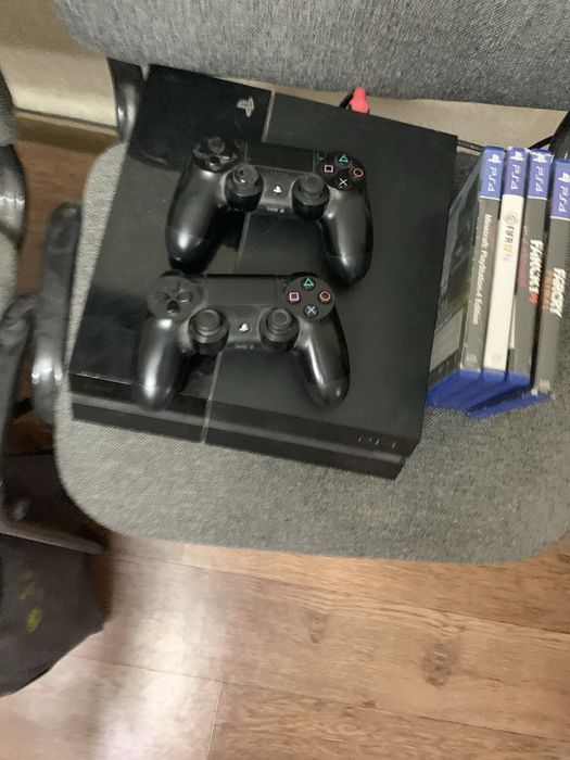 Ps4 1000gb и 2 джостика