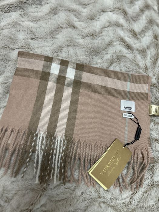 Fular Burberry/ nou, cu eticheta
