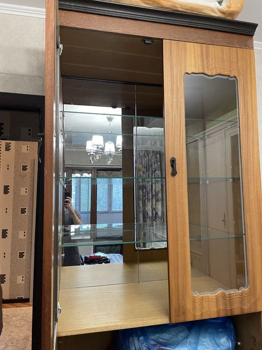 Сервант деревянный