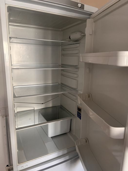 Indesit холодильник