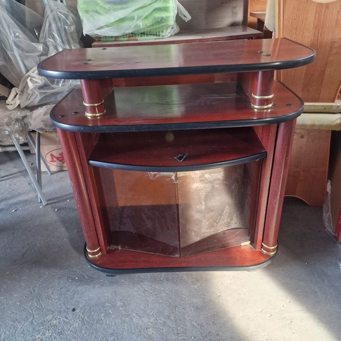 Продам тумбу под телевизор