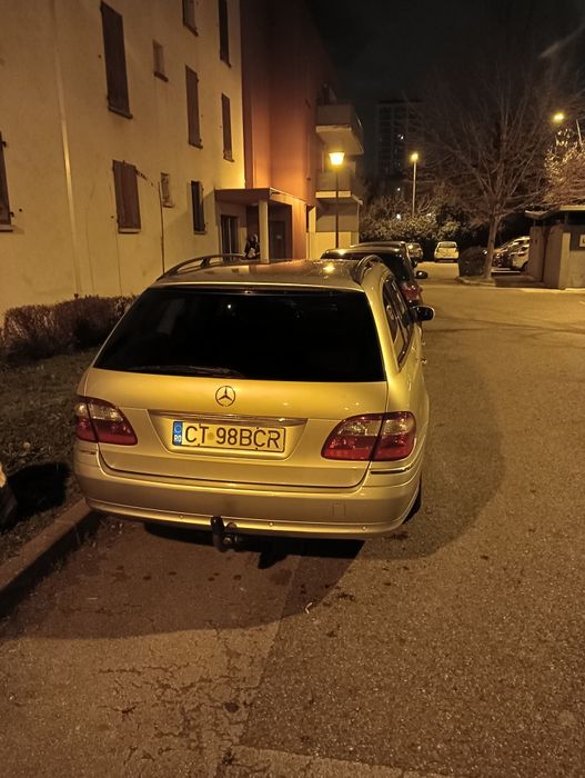 Vând Mercedes Benz e clase