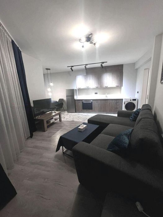 Двустаен апартамент в ж.к. Студентски град.