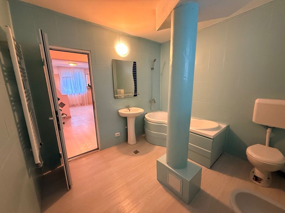 Apartament 3 camere parter renovat BCR Cireșica – 87.000€