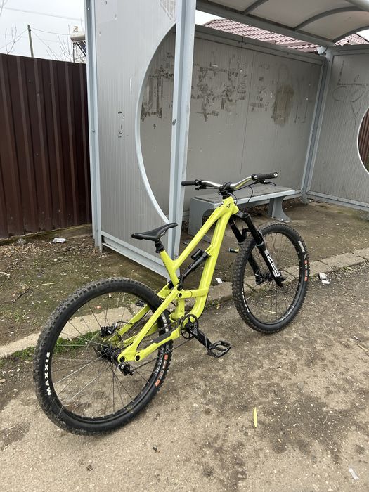 Yt capra custom sludge green