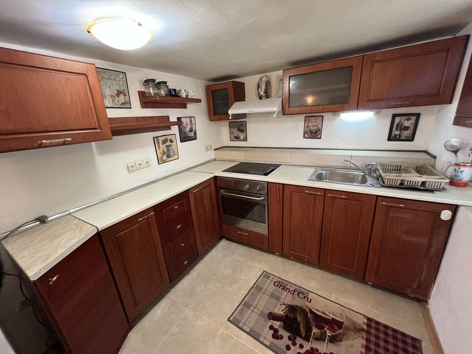 Тристаен апартамент, под наем, м-т Траката