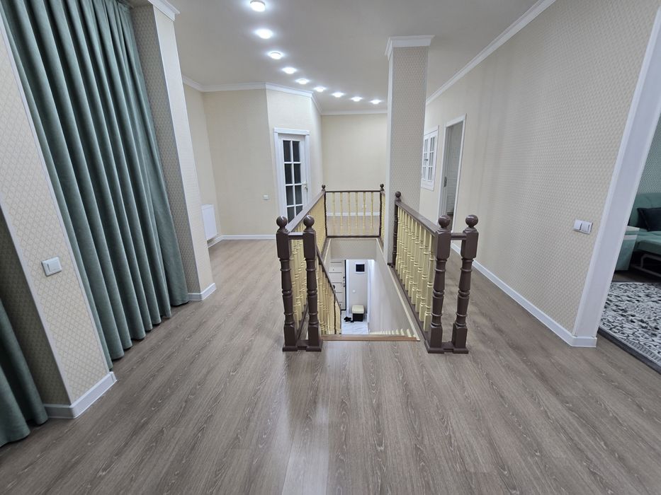 Luks 5 xona lik sotiladi fargona flagman oldida