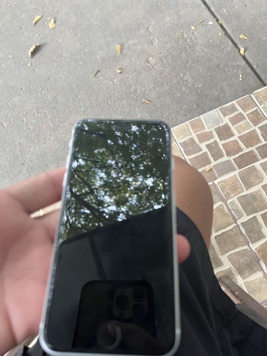 Vand iphone se bateria 80 la suta