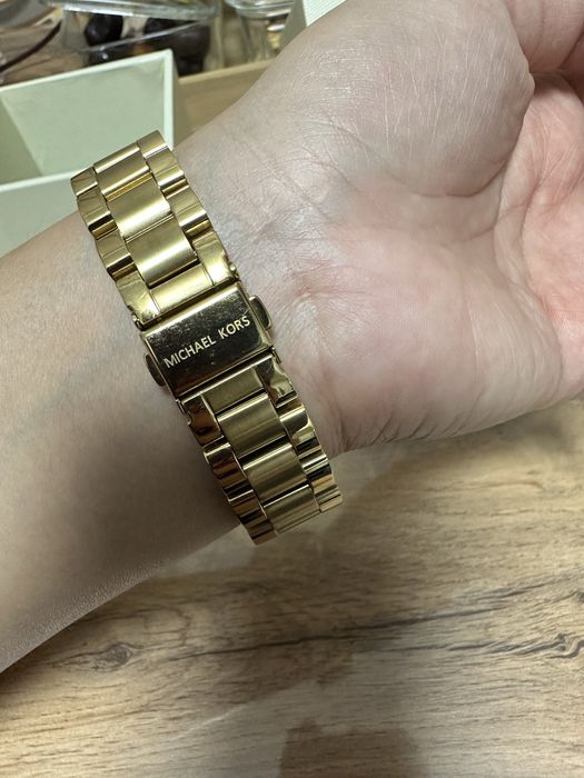 Часы майкл корс. Michel kors