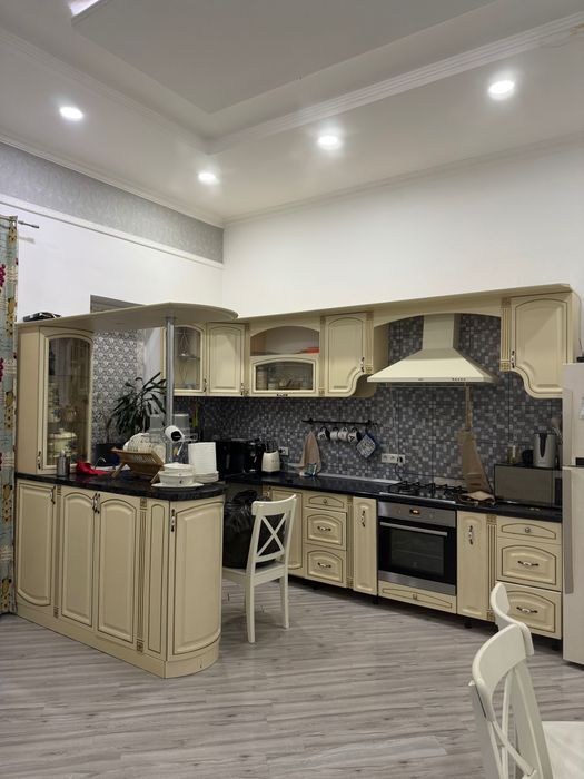 Кухонный гарнтитур б/у с техникой