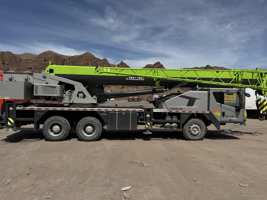 Автокран ZOOMLION ZTC251V модел