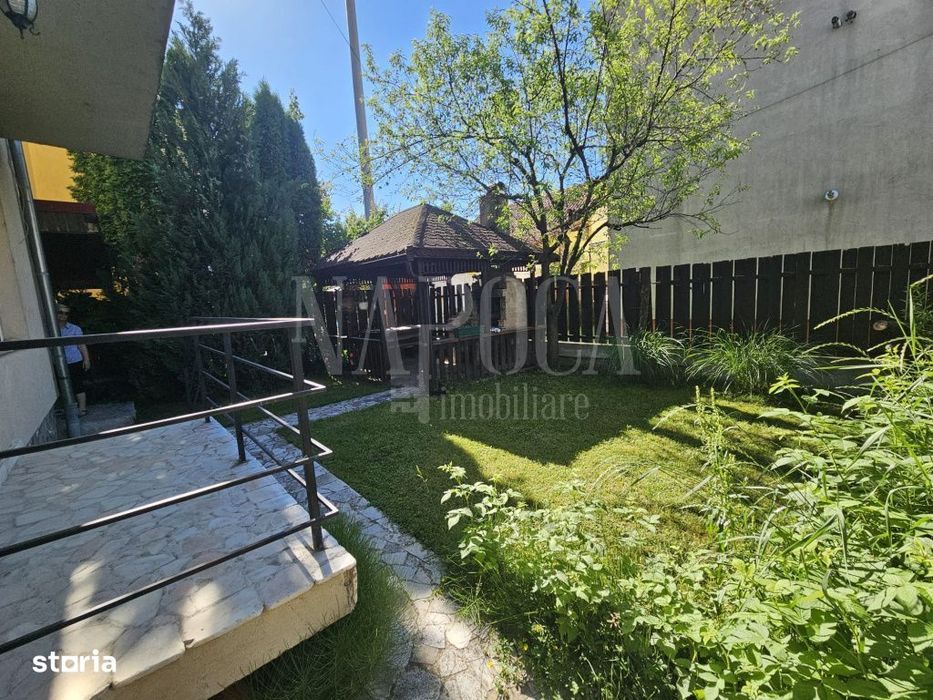 Casa 4 camere de vanzare in Floresti