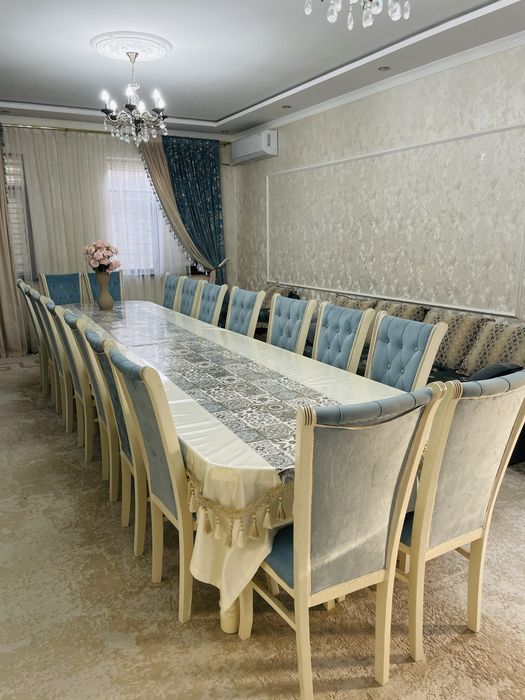 Продается стол со стульями