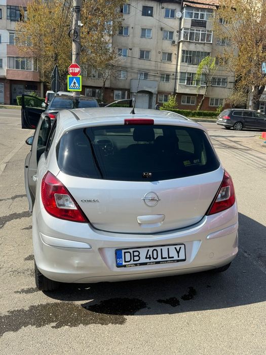 Vând Opel CORSA D