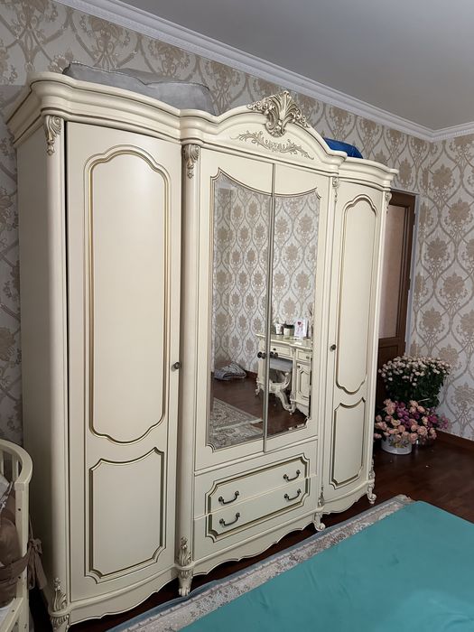 Спальный гарнитур