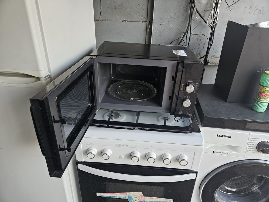 Продаётся микроволновая печ в идеальном состояние работает отлично