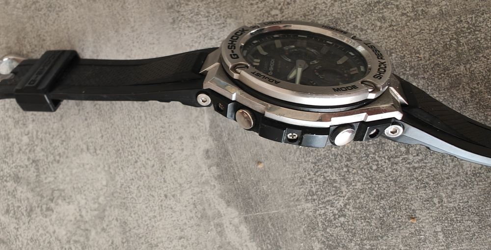 G-Shock solar GST-W110