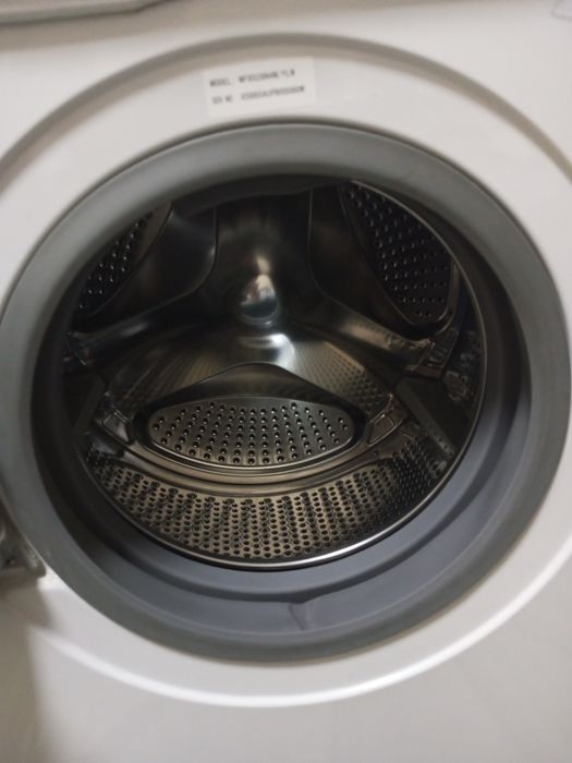 Продаю стиральную машину Samsung