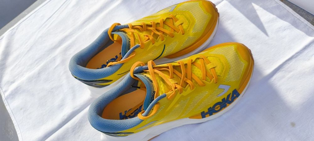 Vând pantofi sport HOKA MAFATEX