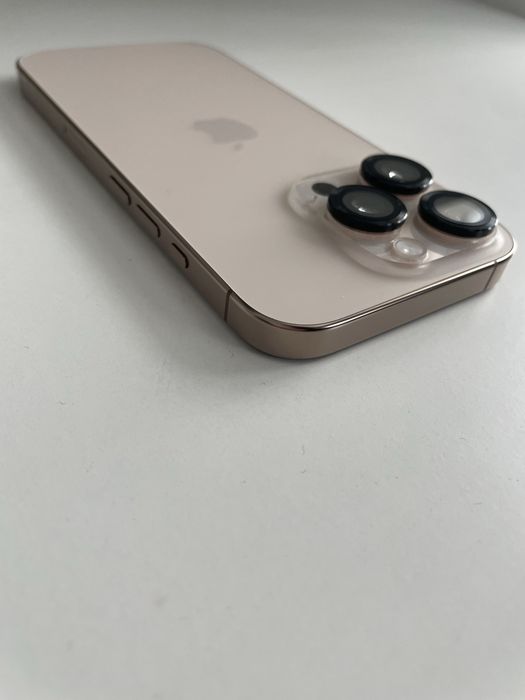 iPhone 16 Pro, 128 GB, Desert Titanium.