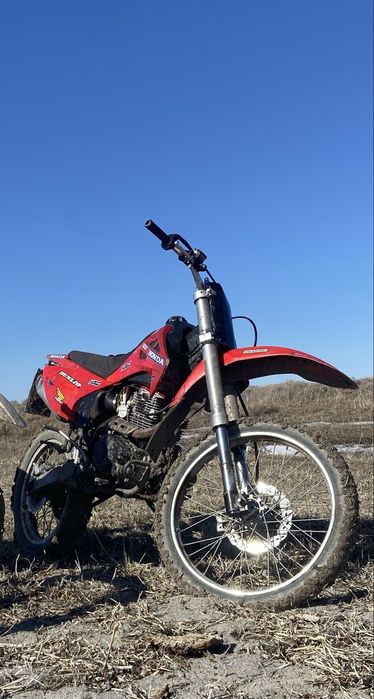 Мотоцикл 300 кубов. Мотор новый 175 FMN, 4 клапана, карб pwk 32,