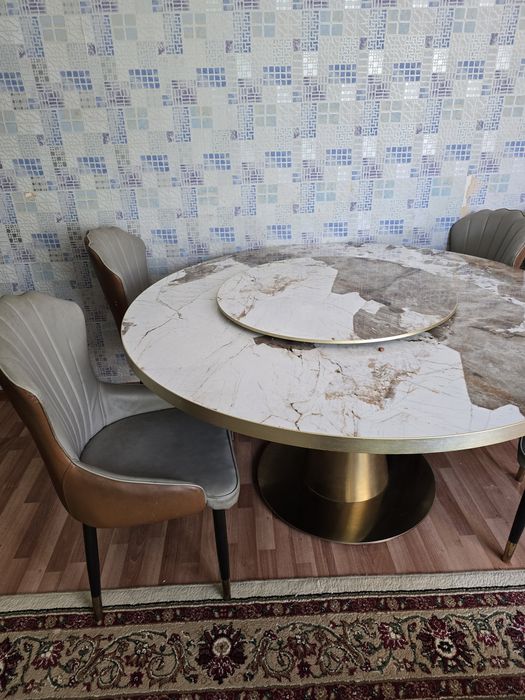 Стол и 6 стулчигимн