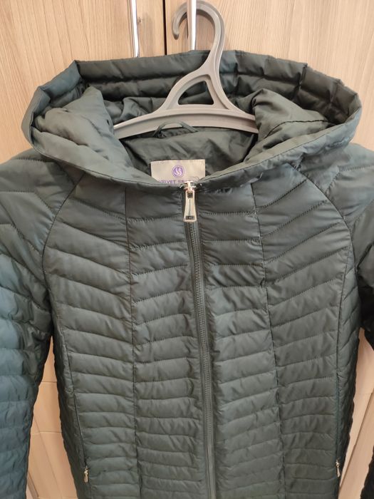 Продам куртку женскую