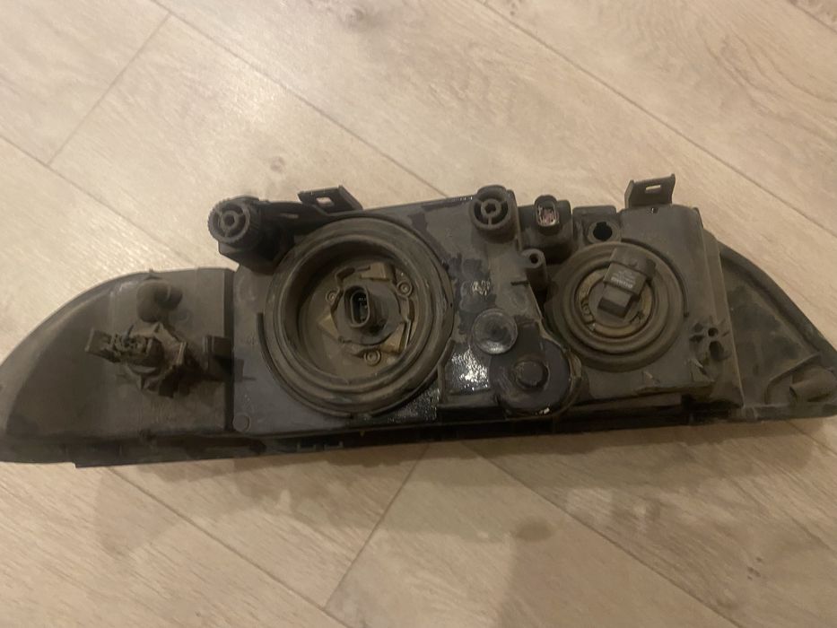 Фара на BMW на е39