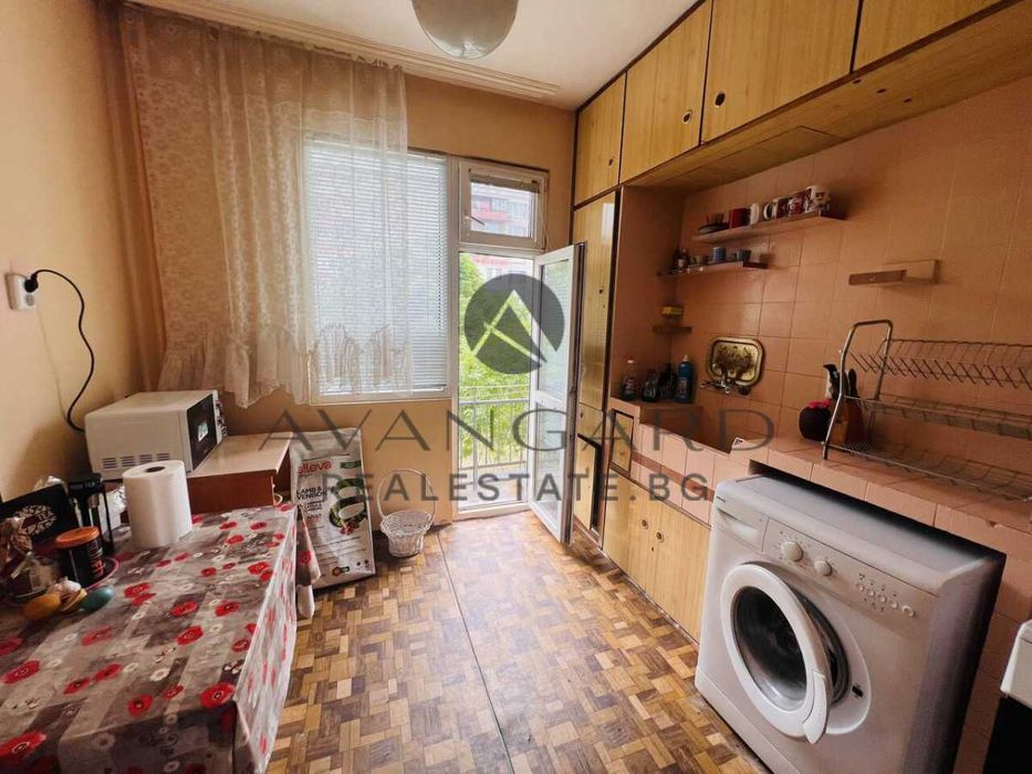 Продава се Тристаен апартамент в Пловдив, Христо Смирненски - 86 кв.м за 1542 €/кв.м - Снимка #3