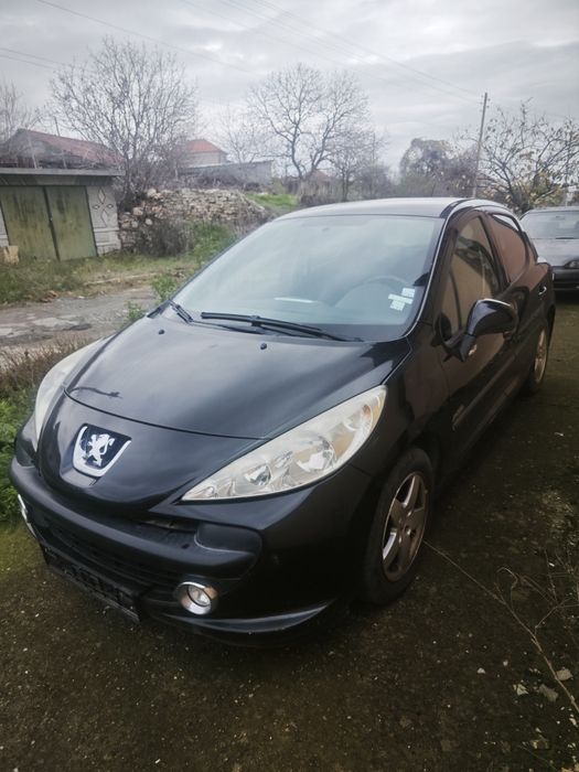 Peugeot 207 1.4 бензин