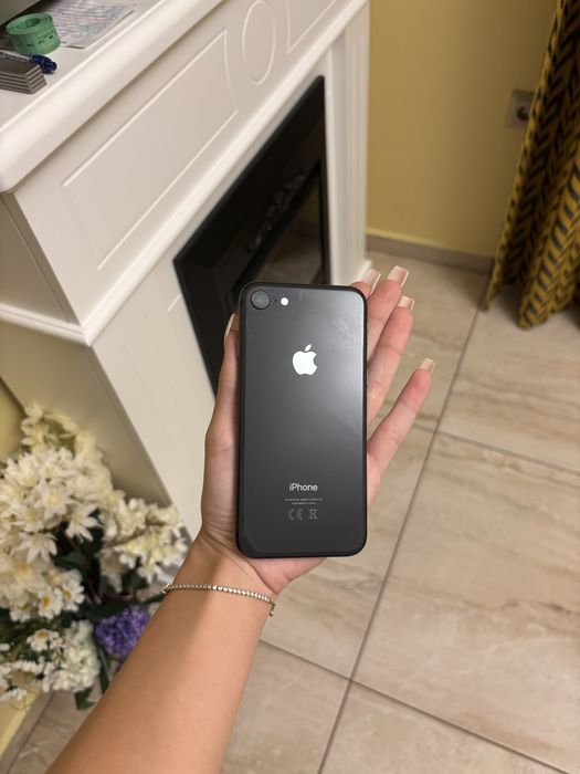 iPhone 8