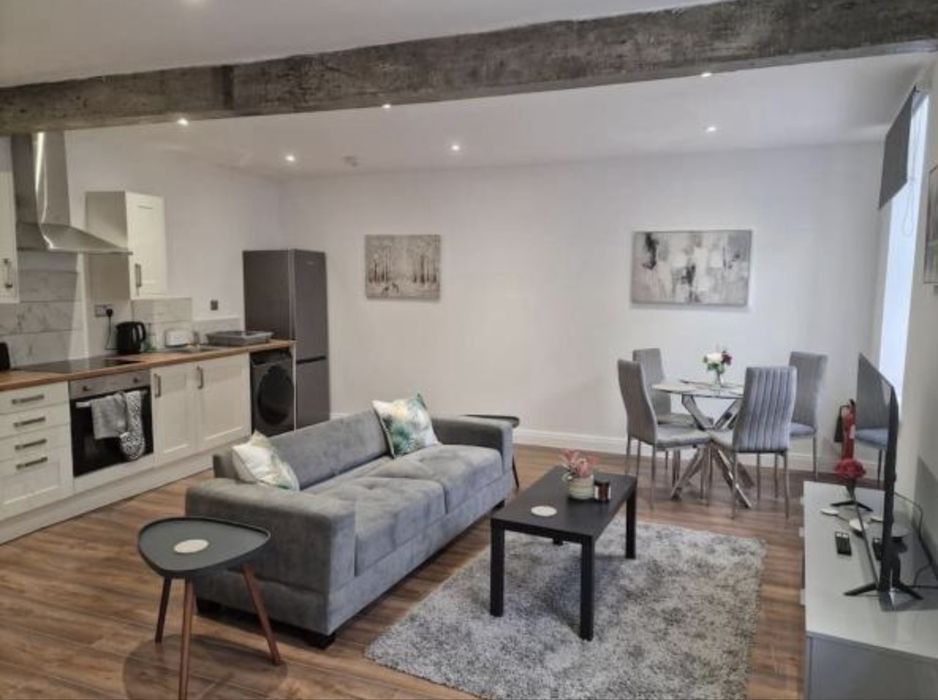 Inchiriez apartament la nibiru