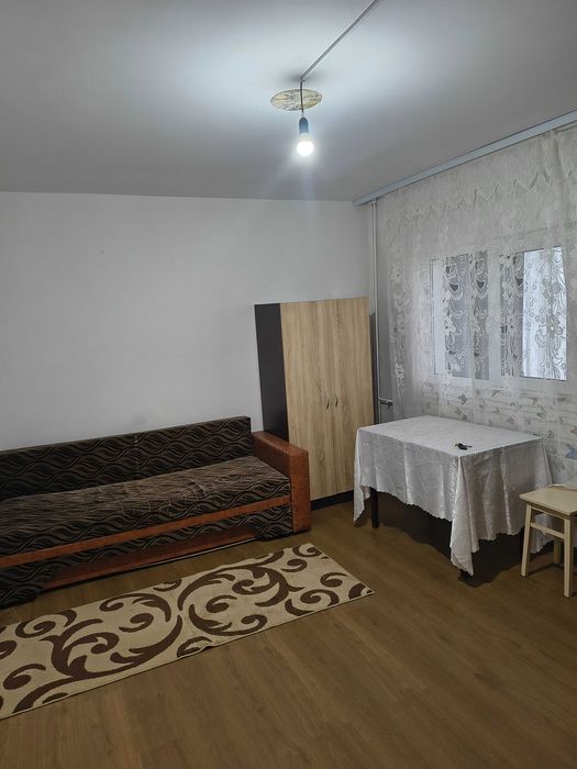 Ofer spre închiriere garsoniera