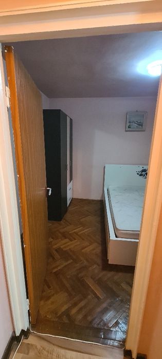 Propriter inchiriez apartament 2 camere