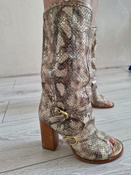 Продам женскую обувь