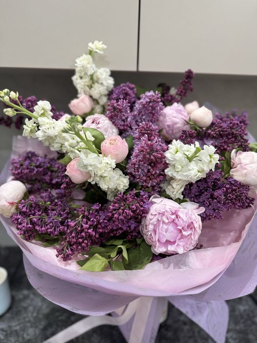 продам цветы сирень и пионы