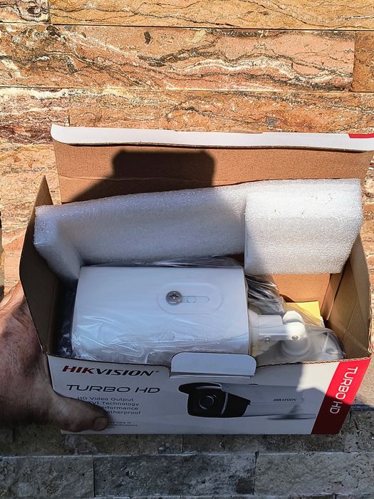 Cameră video color Hikvision