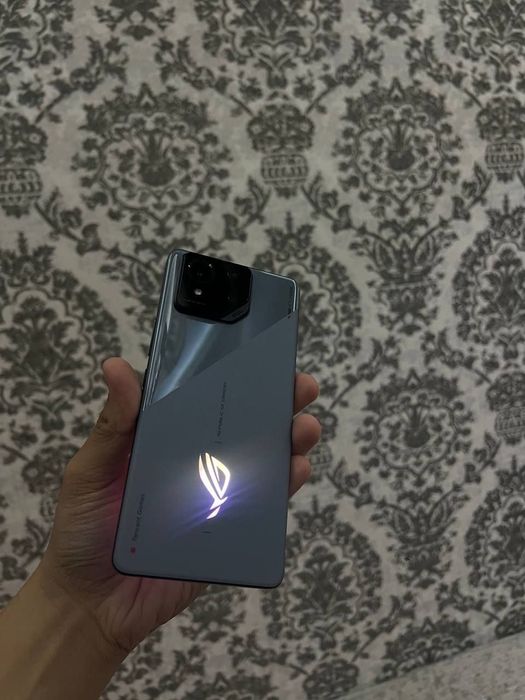 ASUS rog phone  8