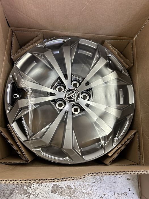 18 ц 5х114.3 Оригинални Lexus Toyota Rav 4 C-HR  Corolla  Cross  Нови