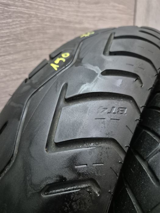 Set anvelope moto 110 70 17 cu 150 70 17 Bridgestone bt046 dot 4920 si 2422