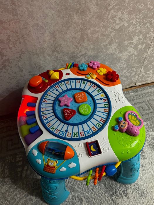 Развивающий детский столик