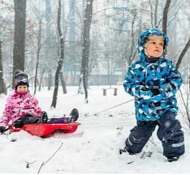 Детска пластмасова шейна с въже