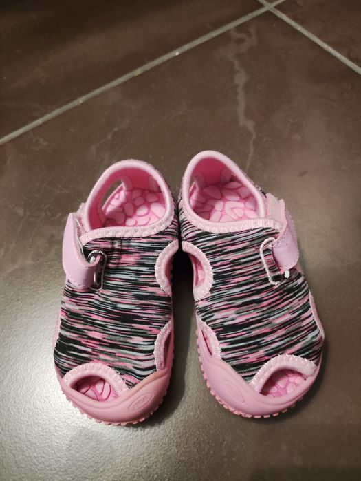 Обувь для девочки 21-23 размер