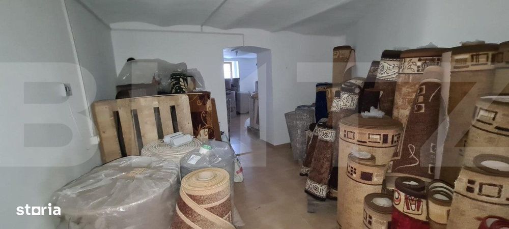 Spatiu comercial, casa veche si teren