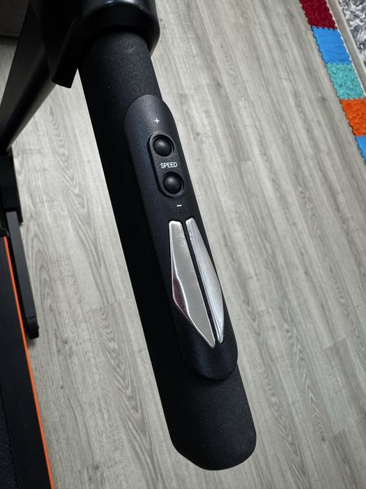 Продам Беговую дорожку Genau